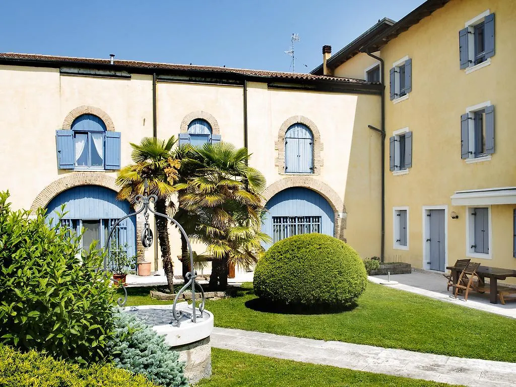 Villa Zanina Peschiera del Garda 0*,  Italia